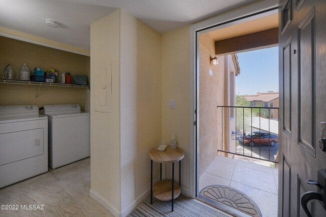 Building Photo - 6651 N Campbell Ave