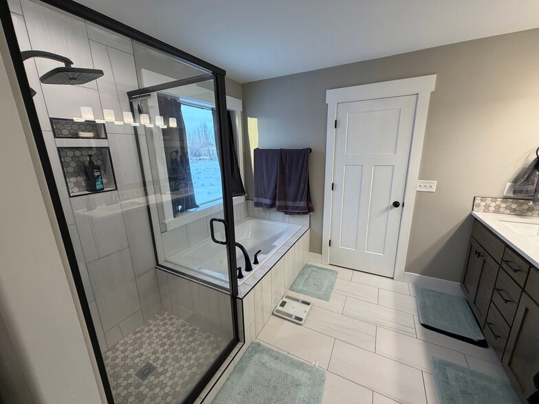 Building Photo - 240 N 4239 E