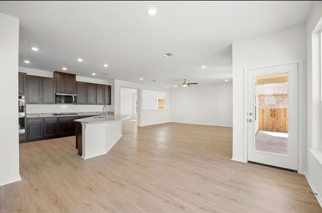 Building Photo - 3720 Cerino Ln