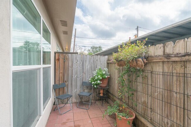 Building Photo - 6410 Ferris Dr