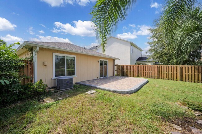 Building Photo - Fully Renovated Samara Lakes Home with Stunning Water Views!