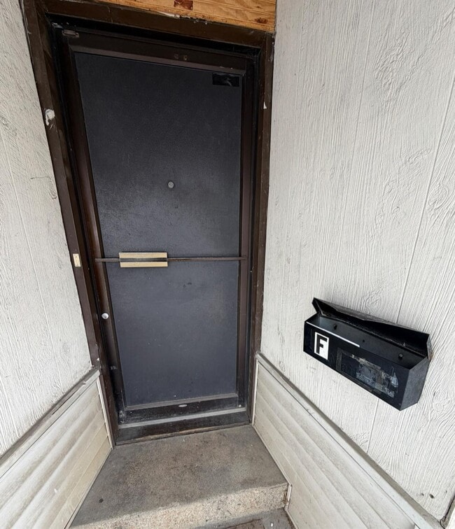 Building Photo - 1340 Linden Ave