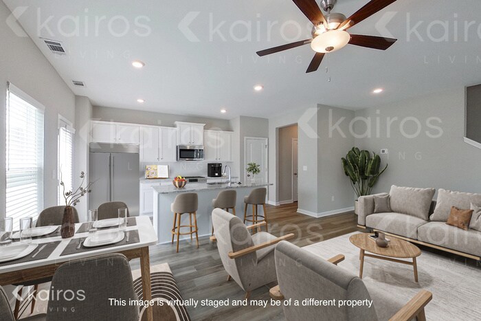 Building Photo - 895 Silent Barge Cv