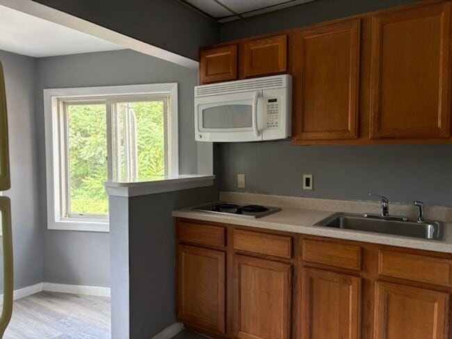 Primary Photo - Main Bethel Apartments (144)