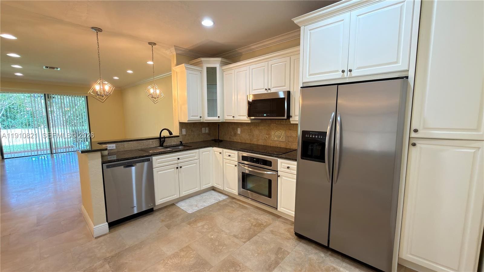 Building Photo - 3887 Tree Top Dr