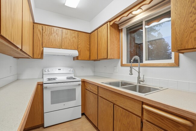 Building Photo - 688 W Kolby Ct