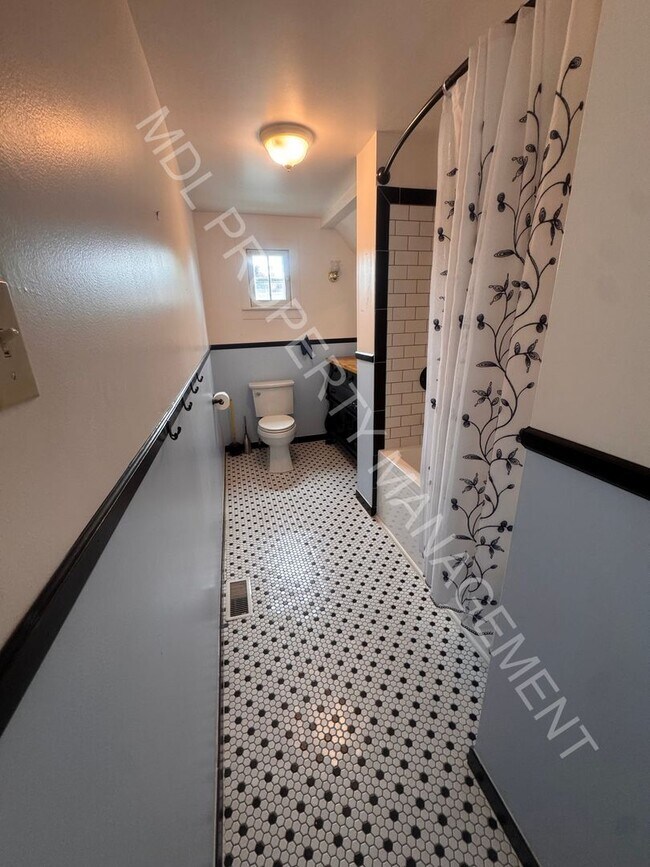 Building Photo - 1609 18th St