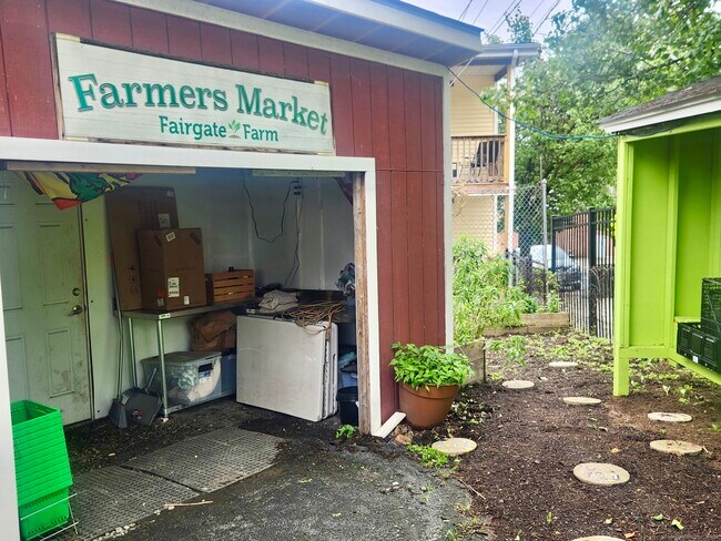 Building Photo - 31 Fairgate Dr