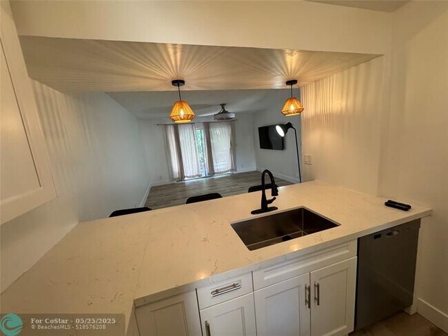 Building Photo - 4100 N 58th Ave