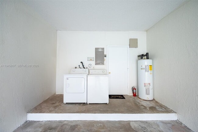 Building Photo - 1210 Sorrento Dr