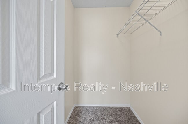 Building Photo - 3236 Woodpoint Dr