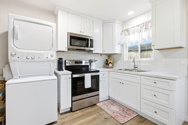 Building Photo - 1135 Florida St