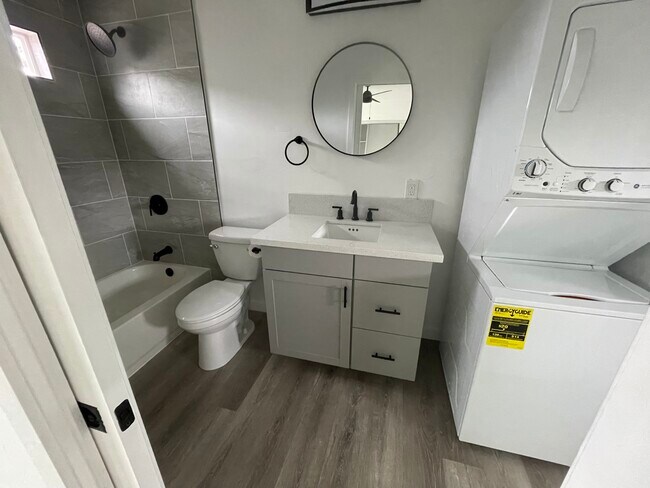 Building Photo - 1077 Connecticut St