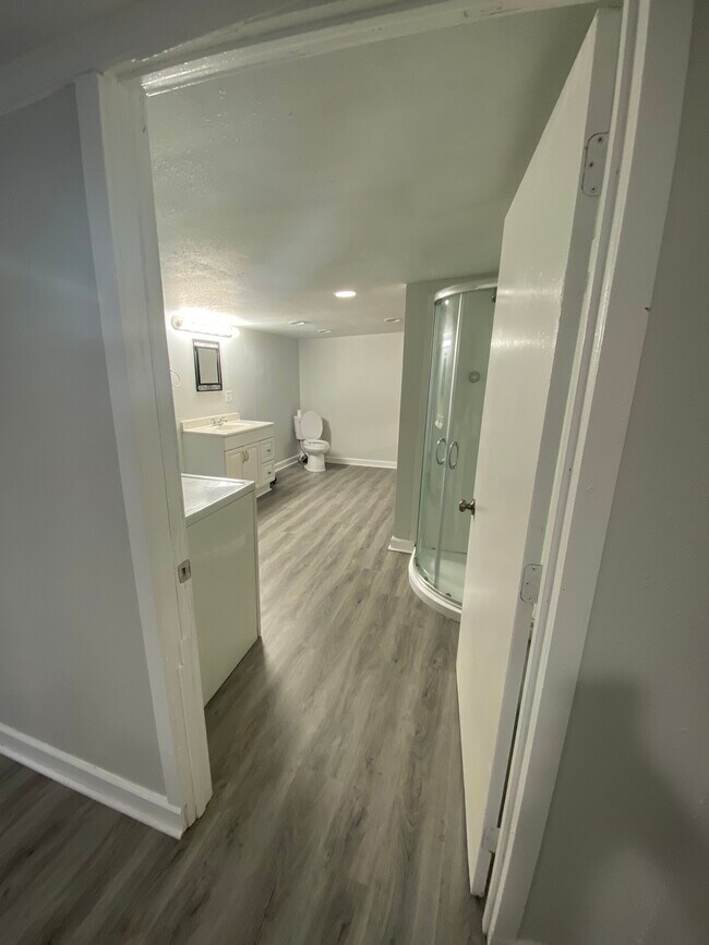 bathroom photo 1 - 4411 Chastant St