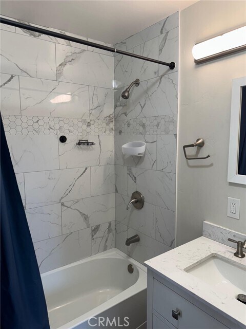 Building Photo - 3298 N Arrowhead Ave