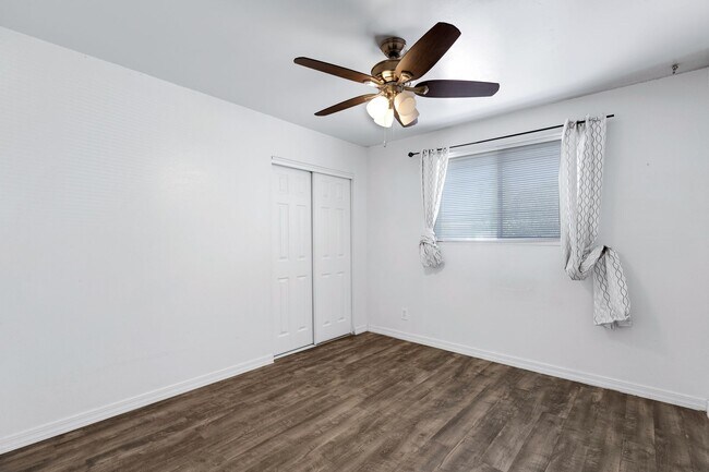 Building Photo - 4 Bedroom House Located in Tempe!