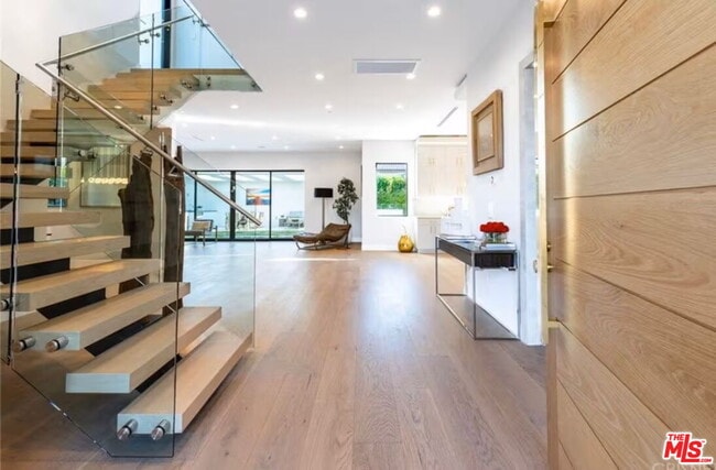 Building Photo - 13812 Cumpston St