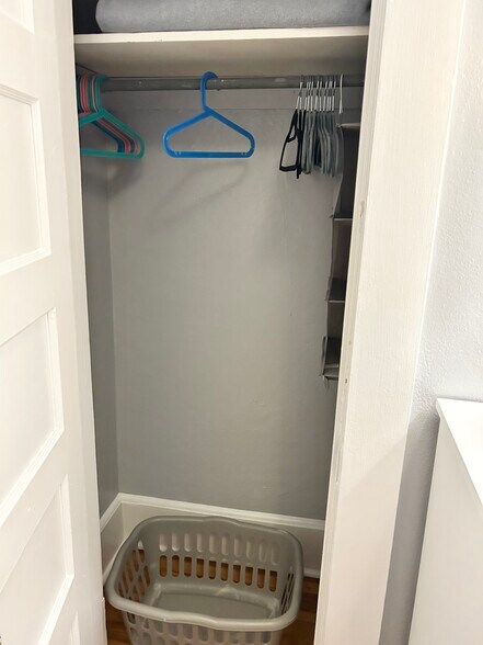 Building Photo - 1039 Riviera St