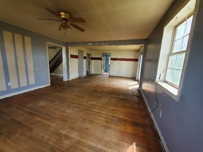 Building Photo - 410 N Branson St