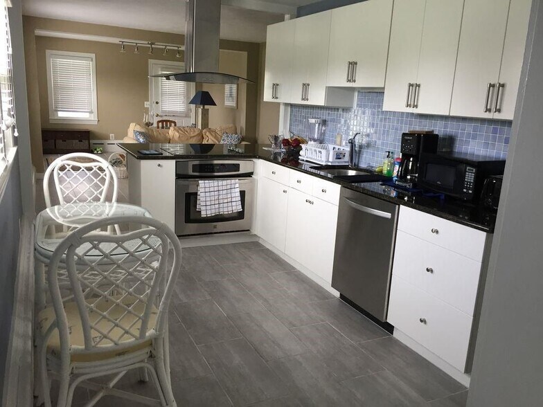 Building Photo - 18 Willow Ct