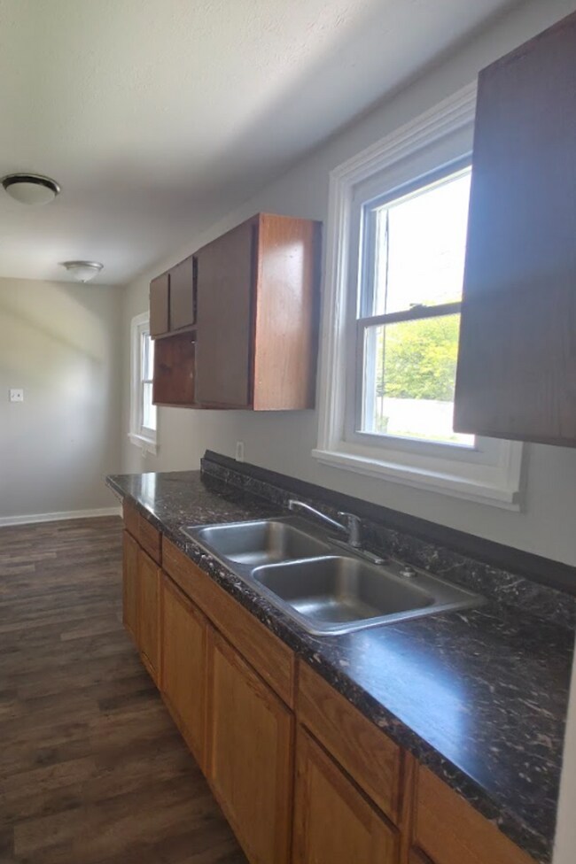 Building Photo - 4444 W 51st St