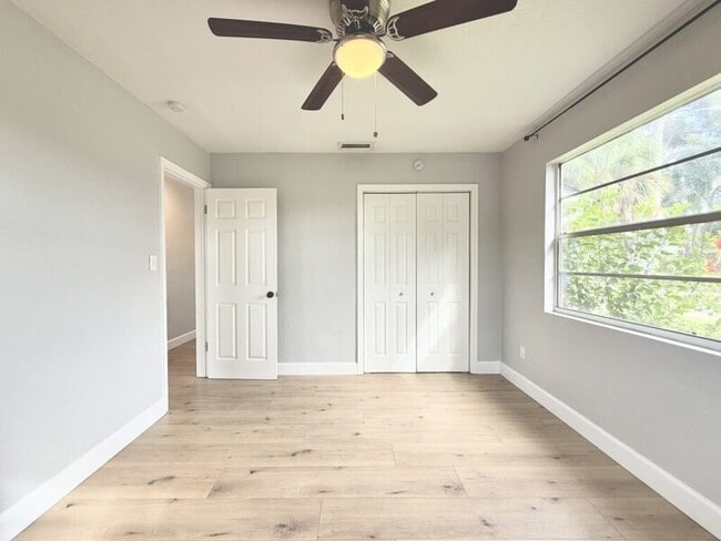 Building Photo - 5131 13th Ave N