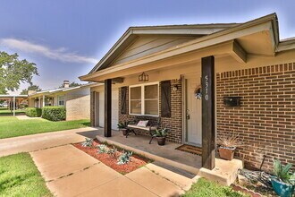 Building Photo - Sharp 3 Bedroom in LISD