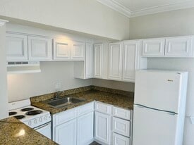 Building Photo - 311 W Ashley St