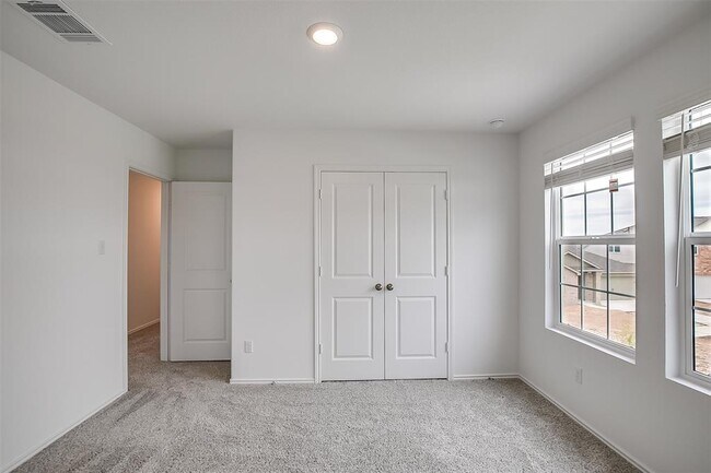 Building Photo - 414 Sebring Cir