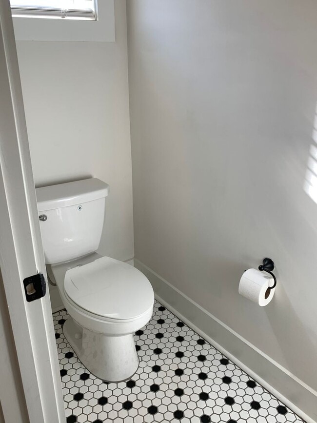 Building Photo - Piper Glenn Subdivision