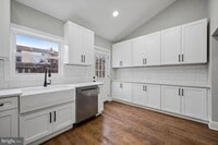 Building Photo - 174 Gay St