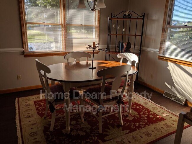 Building Photo - 1401 Bragg Rd