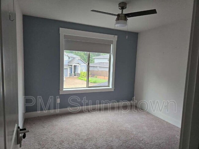 Building Photo - 9645 SE Jeanne Rd