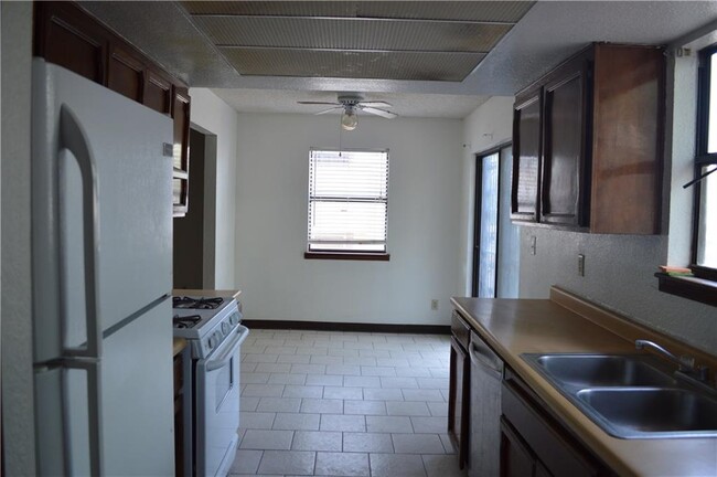 Building Photo - 11613 James Watt Dr