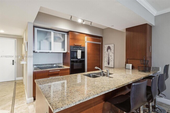 Building Photo - 1830 S Ocean Dr