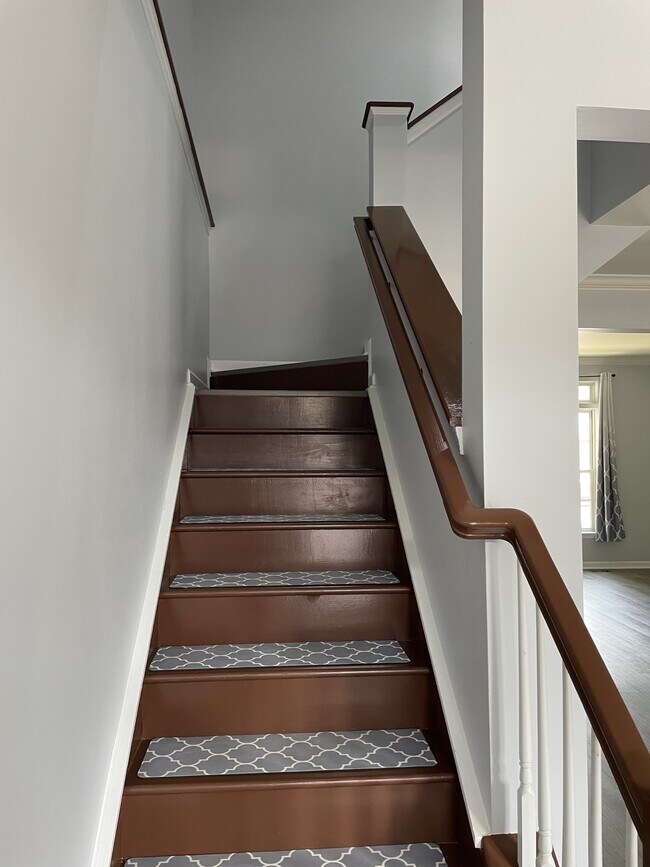 Building Photo - 2068 Lockwood Dr