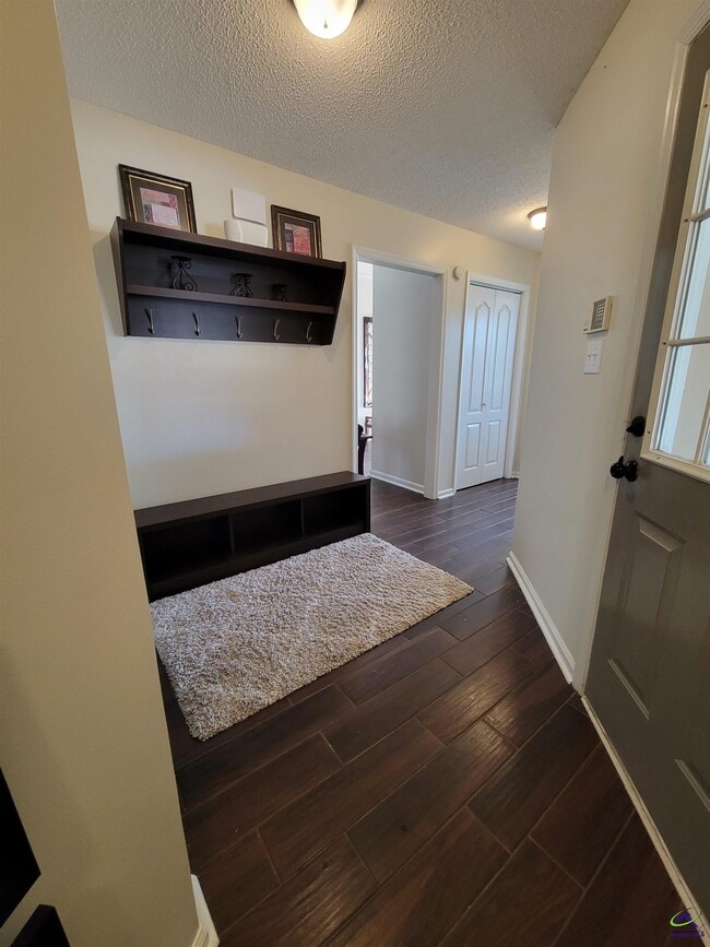 Building Photo - 206 Rhett Ct