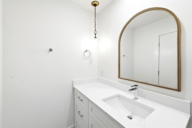 Building Photo - 6202 Laurel Valley Dr