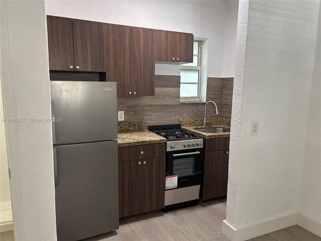 Building Photo - 1007 Pennsylvania Ave