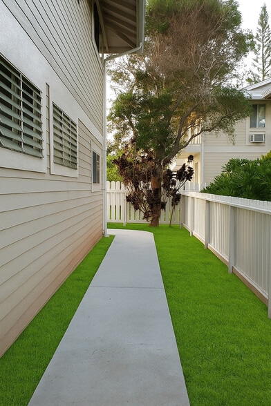 Sidewalk - 94-608 Lumiaina St