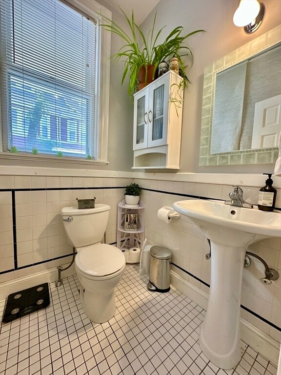 Building Photo - 49 Burroughs St