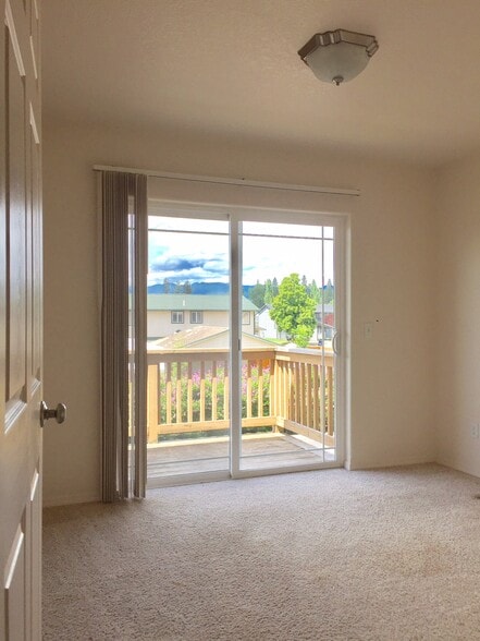 Building Photo - 19 Diane Rd