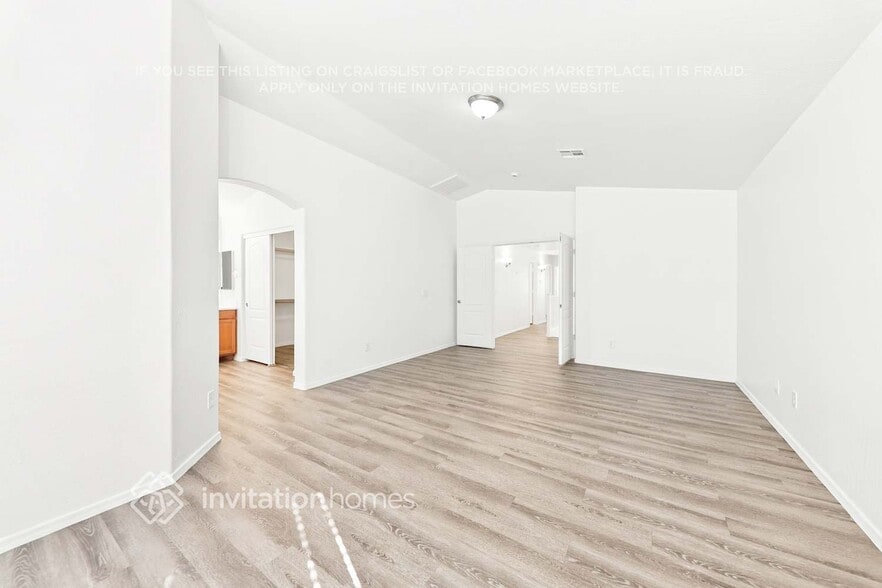 Building Photo - 15439 W Cottonwood Cir