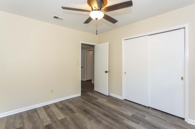 Building Photo - 2105 Montreat Pkwy