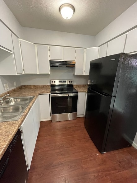 Building Photo - 8807 Washburn St