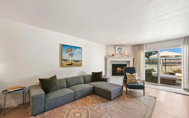 Building Photo - 531 Camino Del Mar