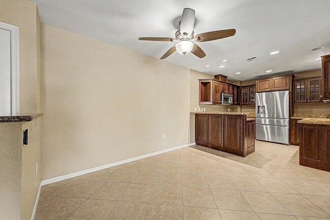 Building Photo - 4200 N Miller Rd