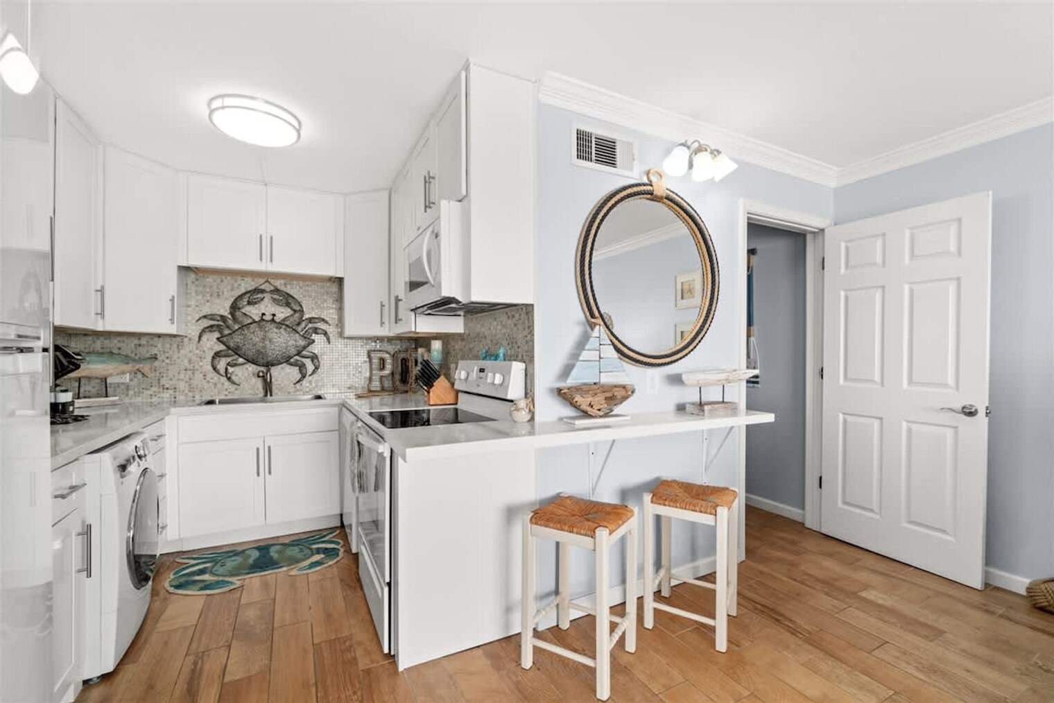 Building Photo - 8743 Thomas Dr