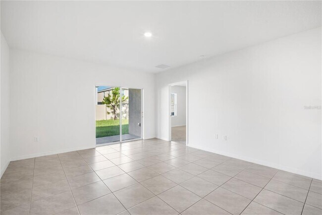 Building Photo - 35694 Sunflower Hl Dr
