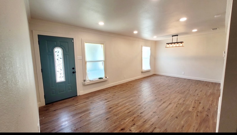 Building Photo - 10622 Sylvia Dr